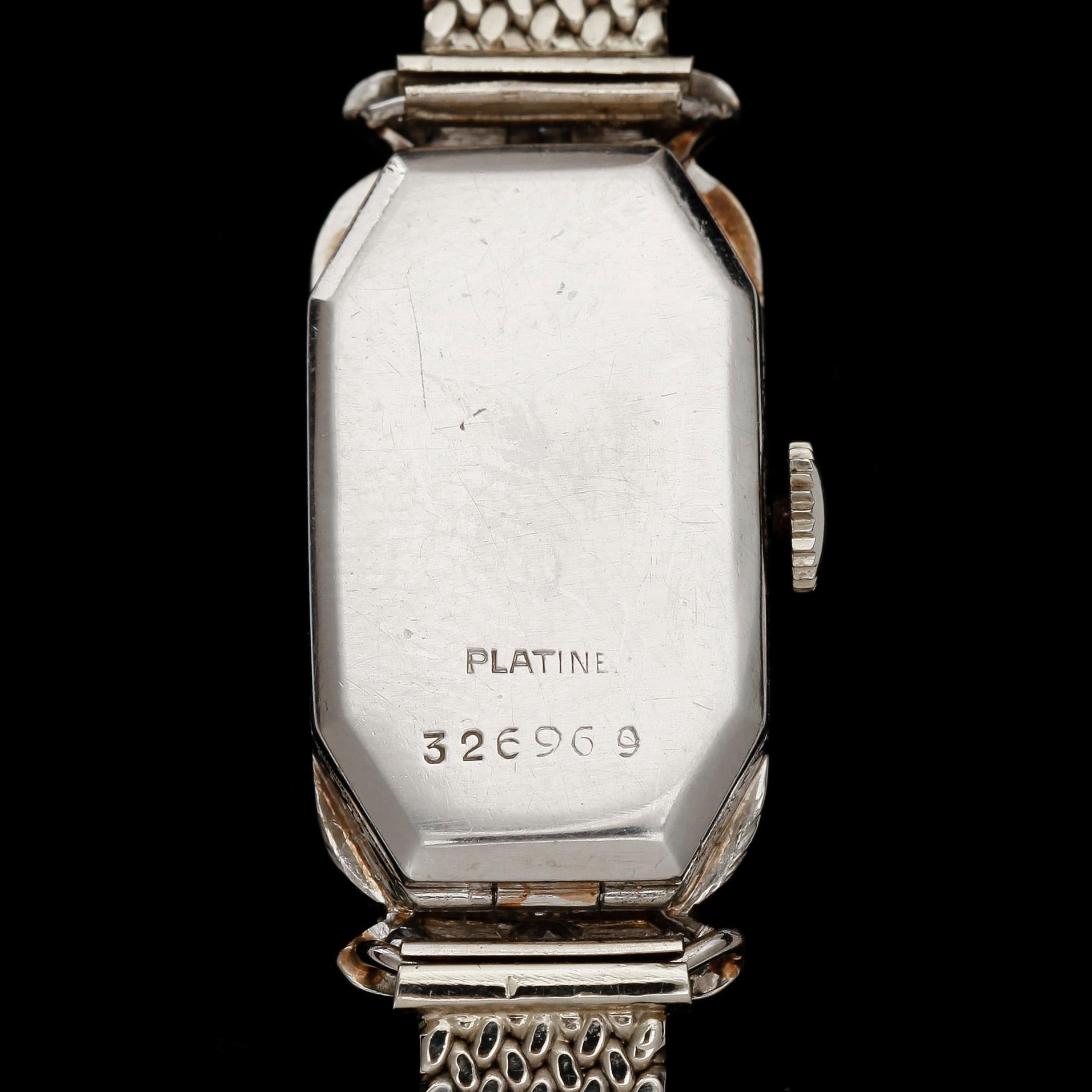 ARMBANDSUR, dam, platina och 18k vitguld med åttkantsslipade diamanter tot ca0,70ct. Art deco, 1920/30-tal. Vikt ca27g.