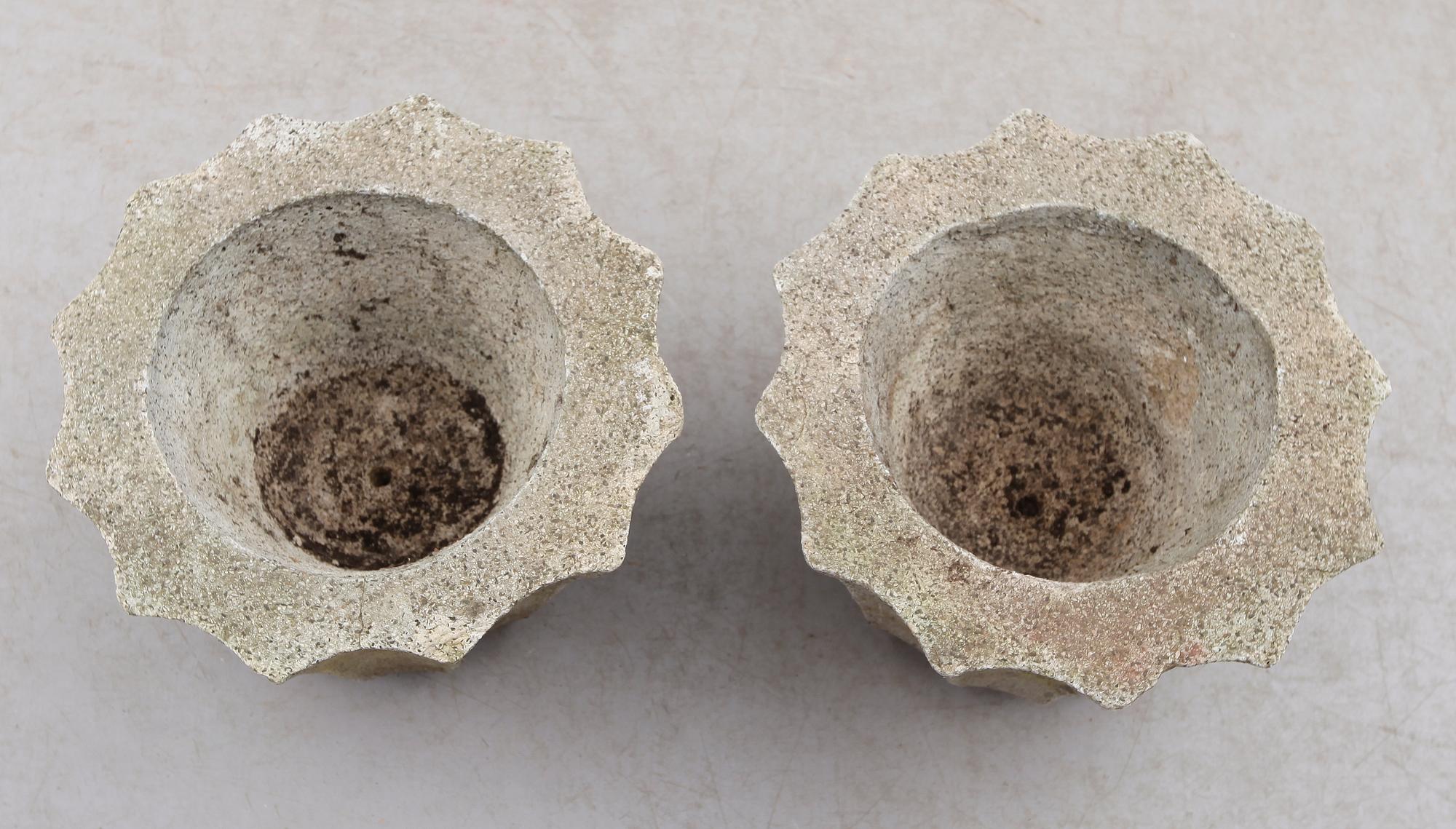 TRÄDGÅRDSURNOR, 1 par, 1900-/2000-tal.