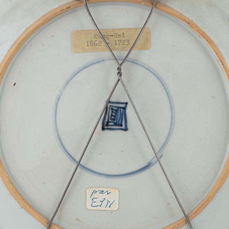 Tallrikar, ett par, porslin, Kina, Kangxi, 1700-tal.