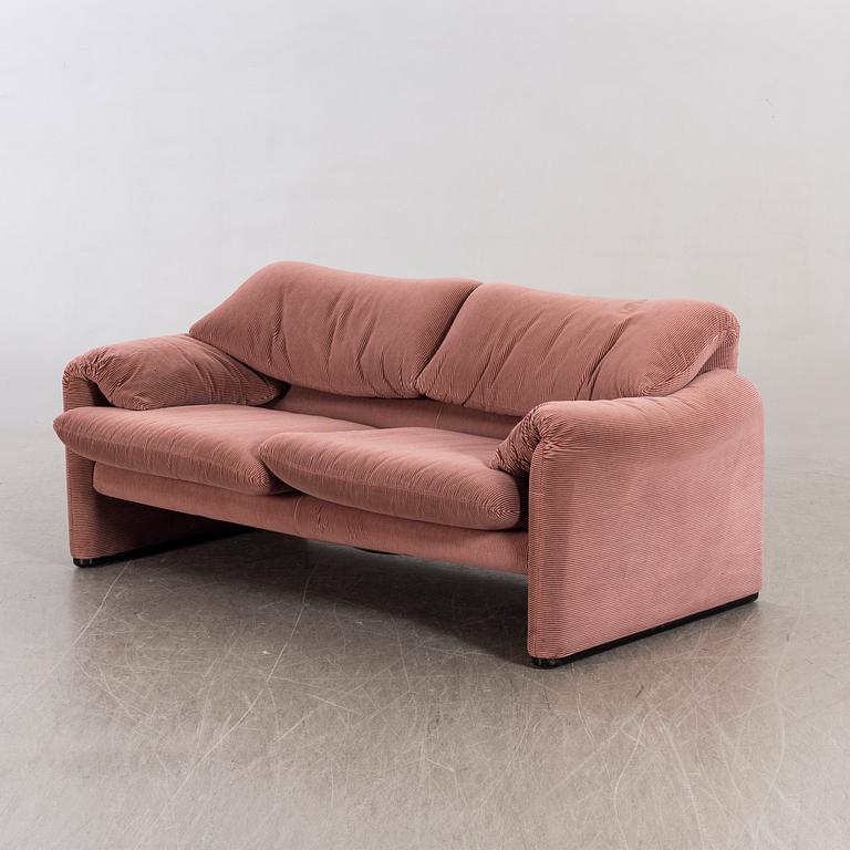A second half of 20th Century Vico Magistretti 'Maralunga' sofa for Cassina.