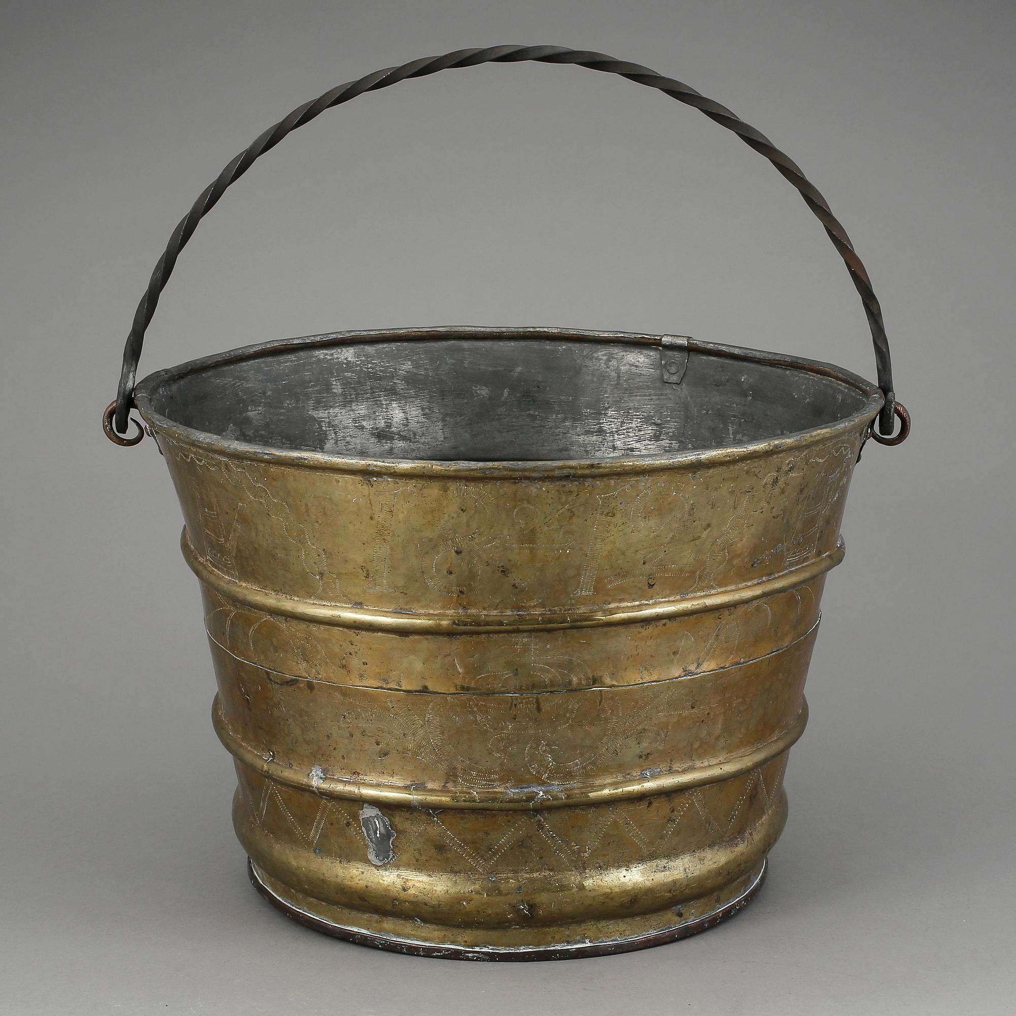 BRÖLLOPSHINK/ÄMBAR, mässing, allmoge, Järvsö/Ljusdal, Hälsingland. Daterad 24/3 1812.