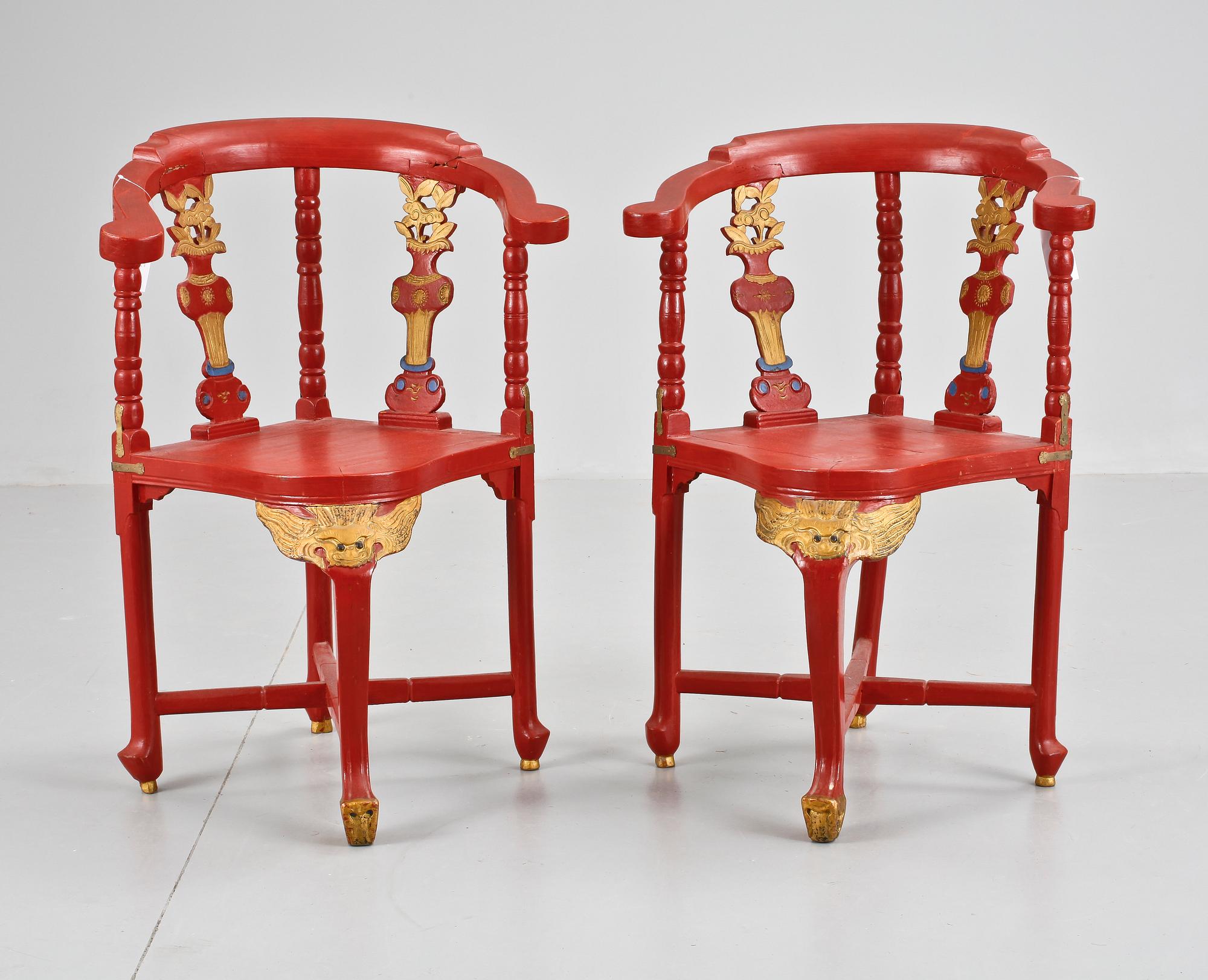 PUDERSTOLAR, ett par, senbarockstil, 1800-tal.