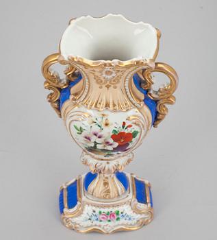 URNA, porslin, möjl. Ryssland 1800-tal.