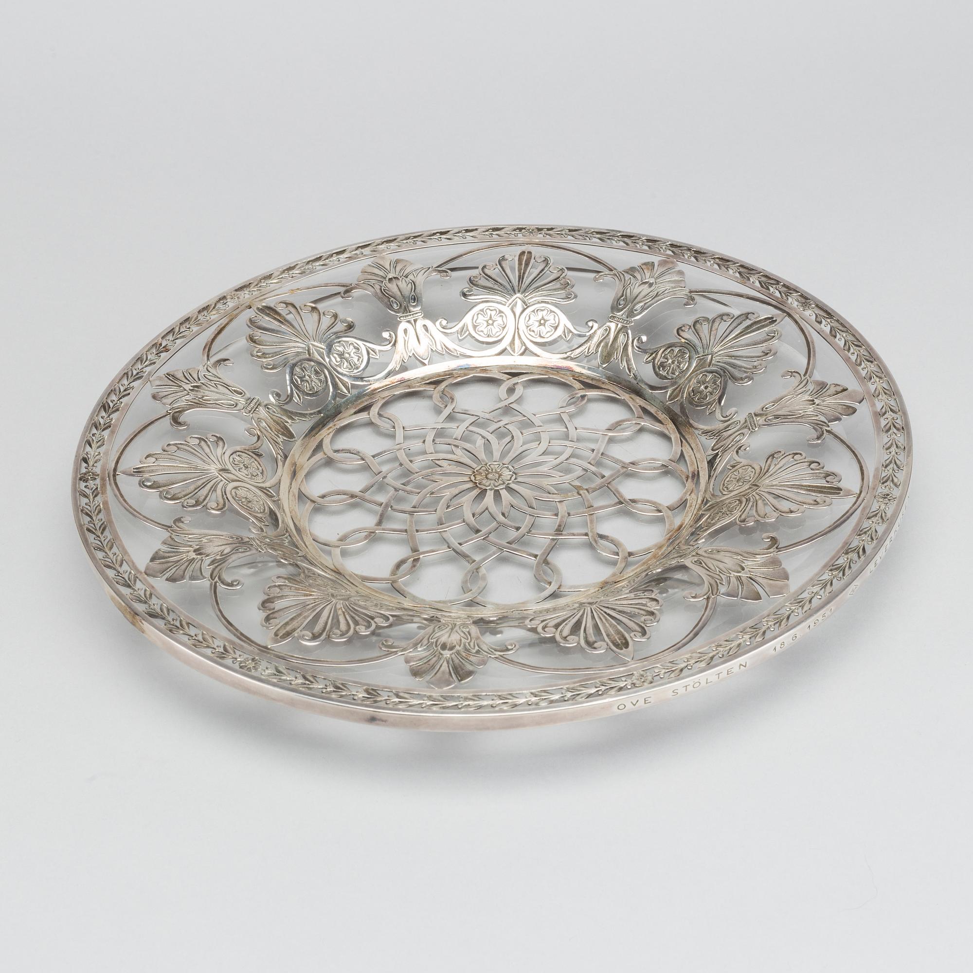 A Swedish 20th century silver and glass dish mark of WA Bohlin Stockholm 1920 diam ca 30,5 cm.