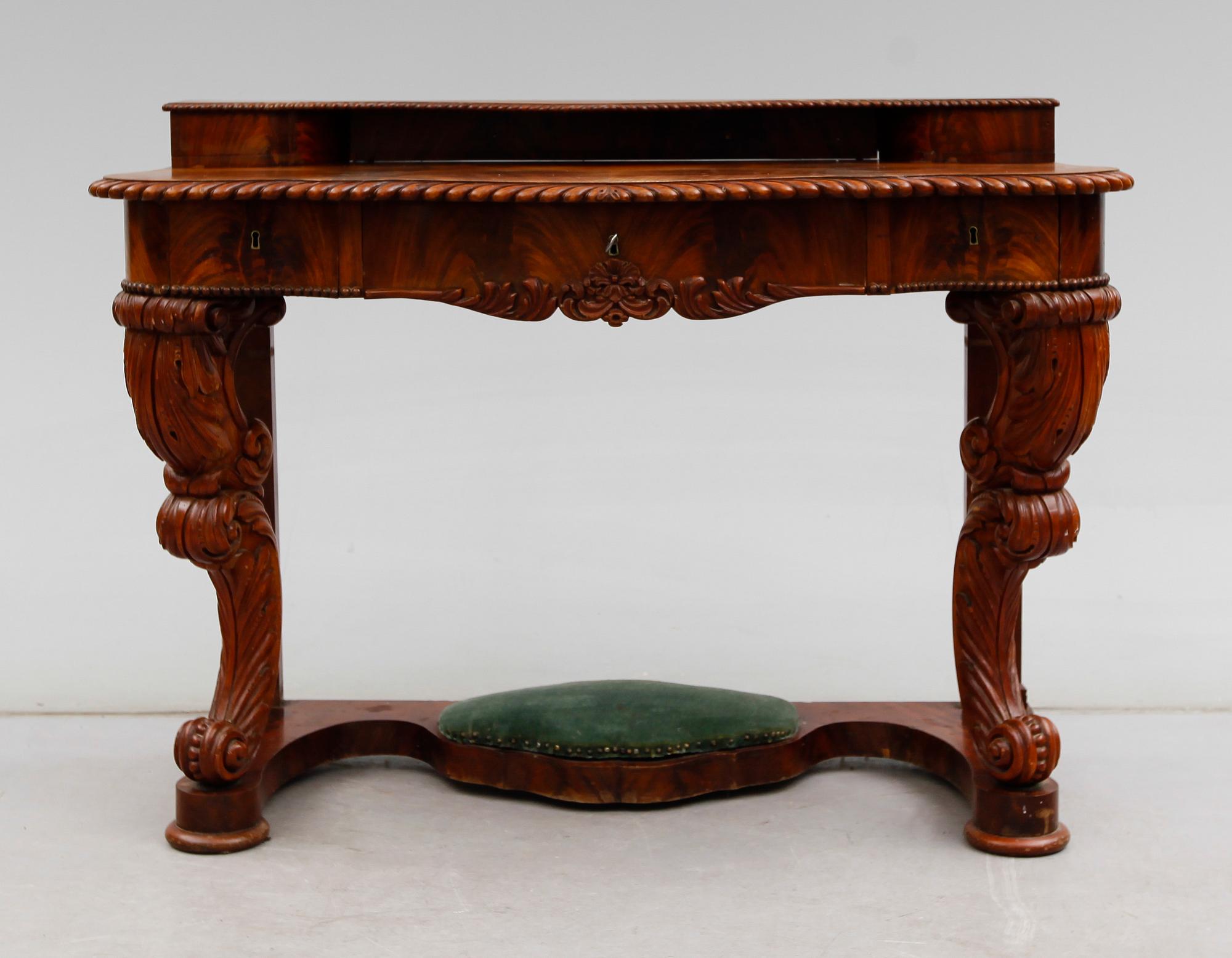 DAMSKRIVBORD, senempire, 1800-talets mitt.