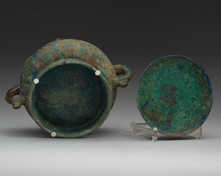 An archaic bronze food vessel, gui, presumably Shang Dynasty (c. 1600-1040 BC)/early Zhou Dynasty (1040-256 BC).