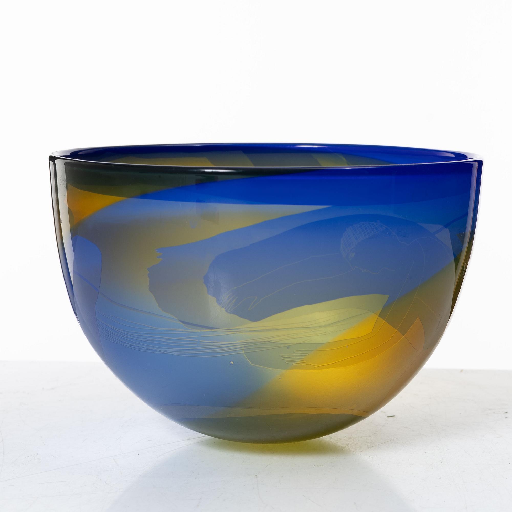 Ann Wolff (Wärff), a bowl, Stenhytta Glass Studio Transjö, blown by Wilke Adolfsson, 1982.