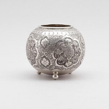 SKÅL, silver, orientalisk, 1900-tal. Vikt ca 203 gram.