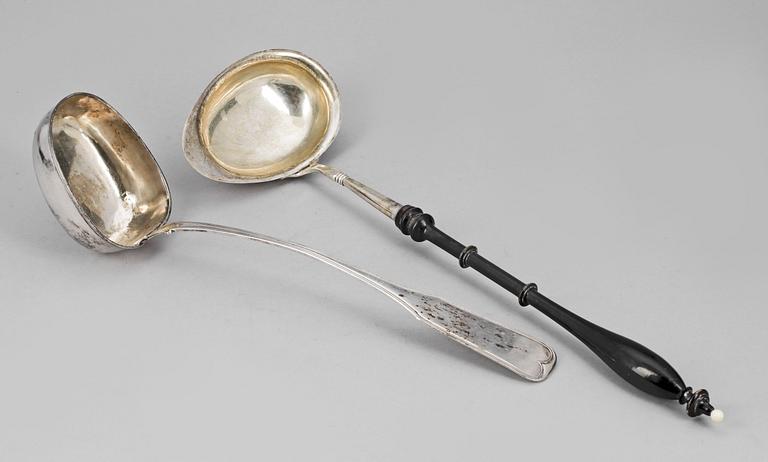 SÅSSLEV samt SOPPSLEV, silver, bla Olaus Andersson, Halmstad, 1903. Tot vikt ca 326g.