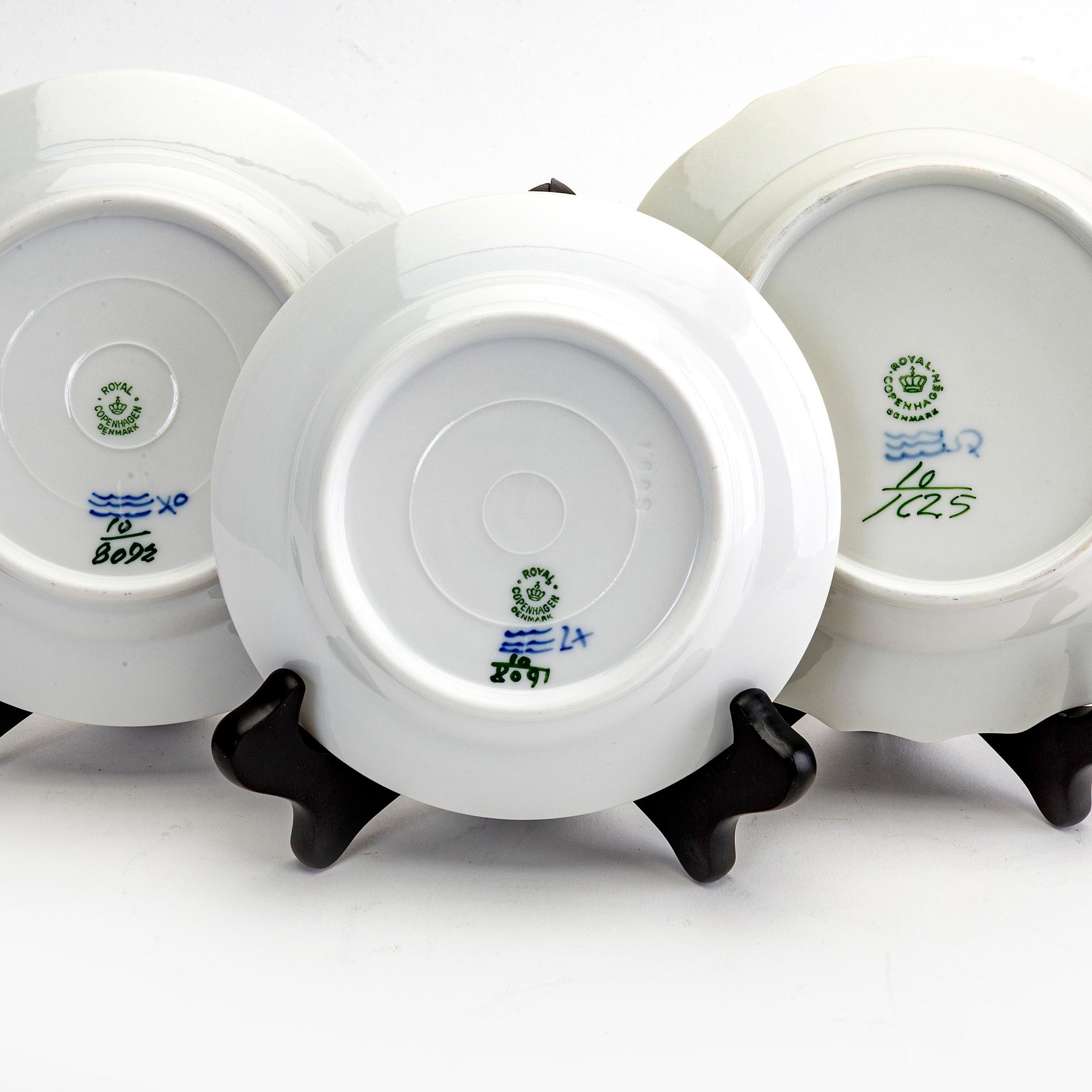 A 63 pcs Blå Blomst service from Royal Copenhagen later part of the 20th century.