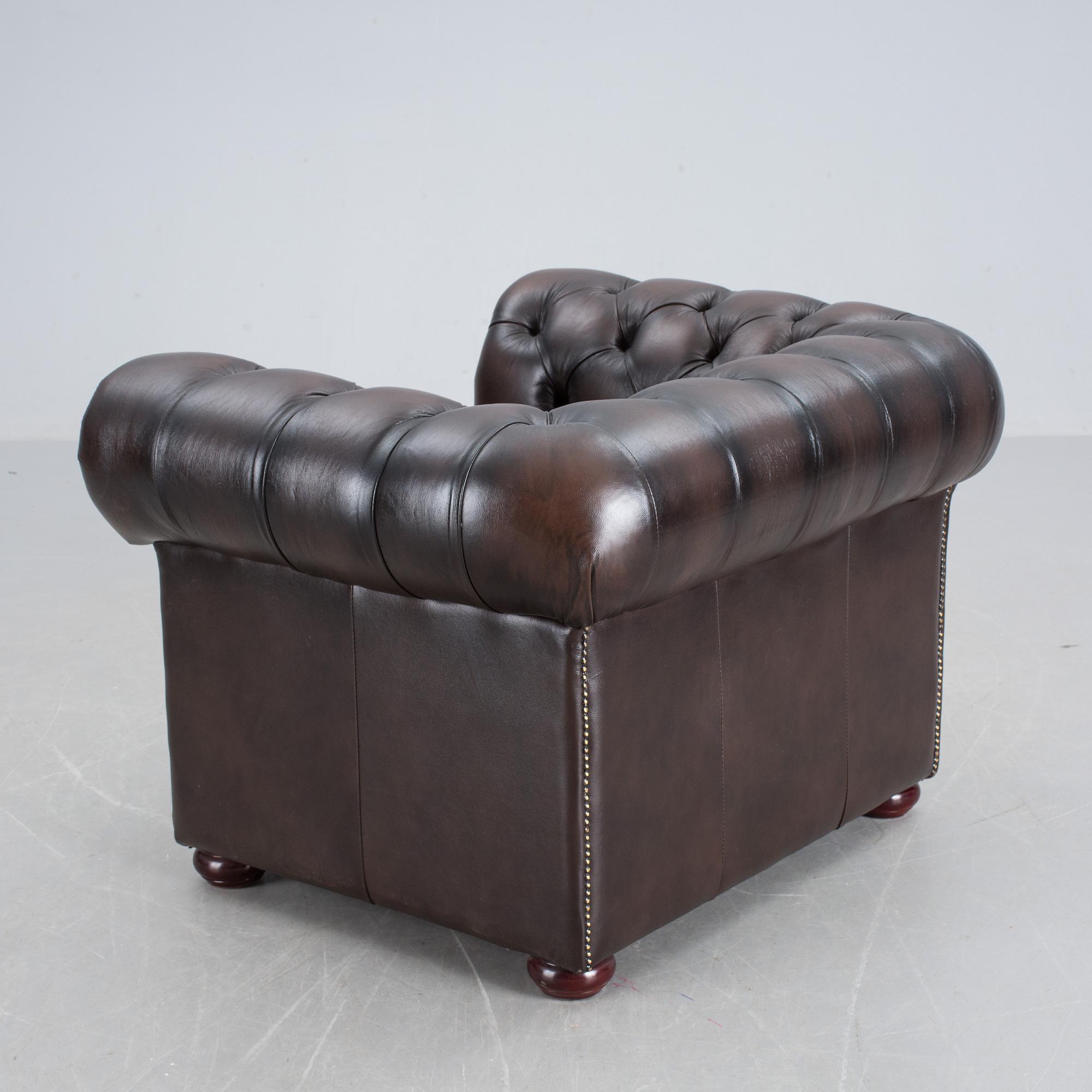 FÅTÖLJ, Chesterfield-typ, 1900-talets senare del.