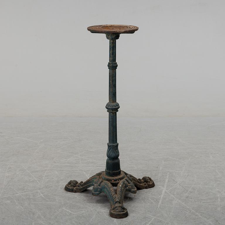 Cast iron stands, 20th century.