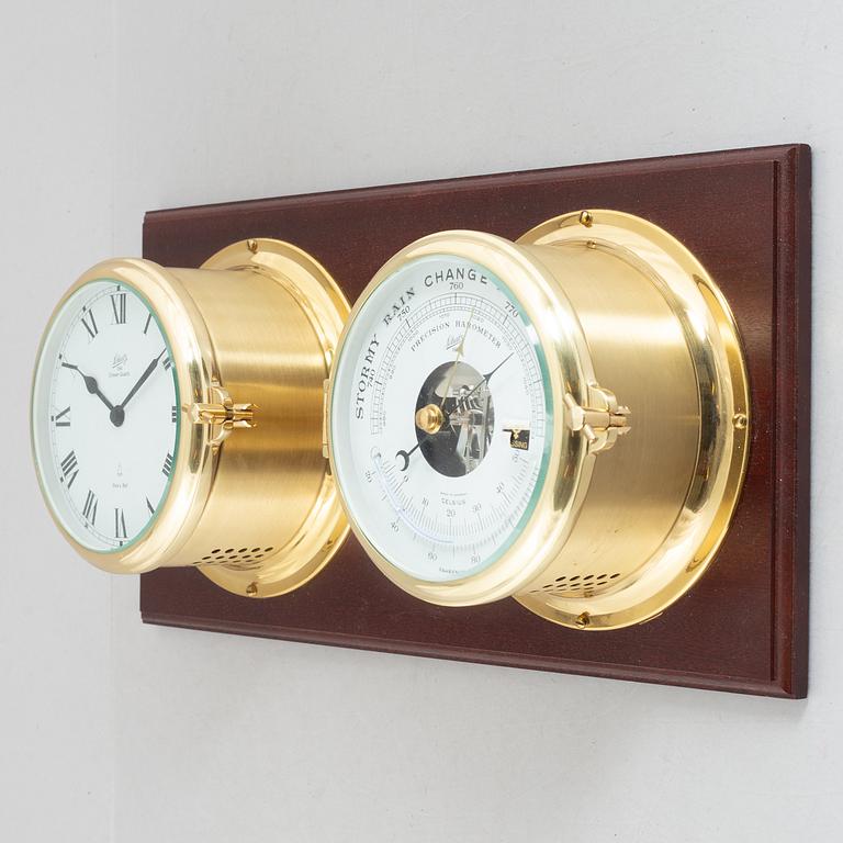 A barometer and a ship's clock, quartz, Shatz, second half of the 20th century.