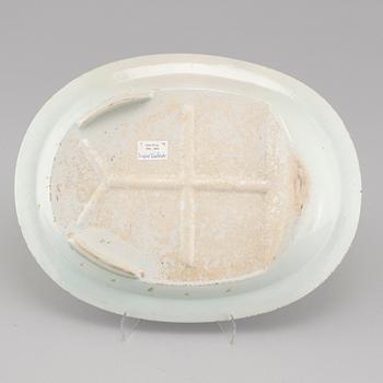 A platter in China porcelain from Chia Ching, around year 1800.