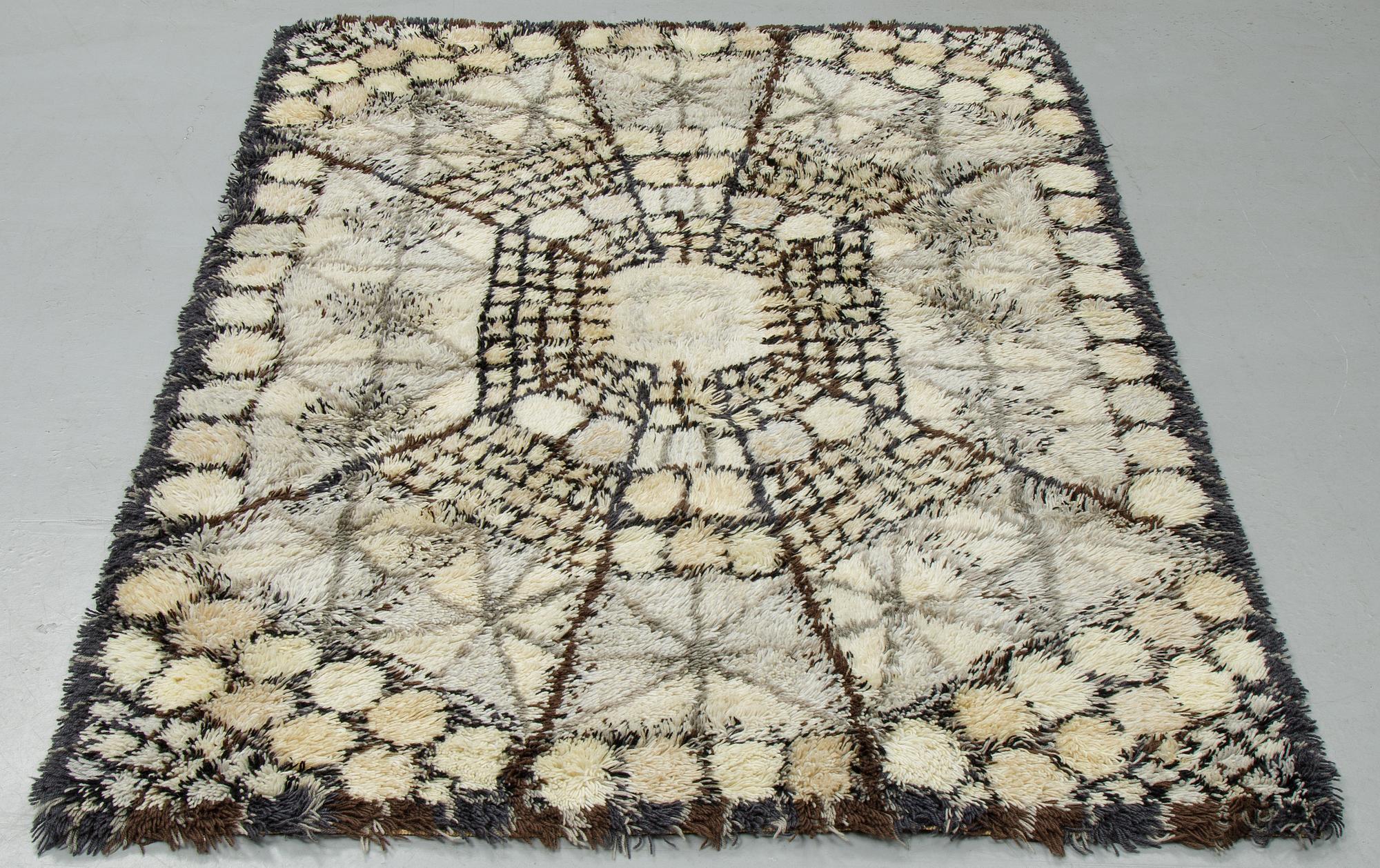 Marianne Richter, a carpet, "Löfstad", a machine made pile, ca 192 x 136 cm.