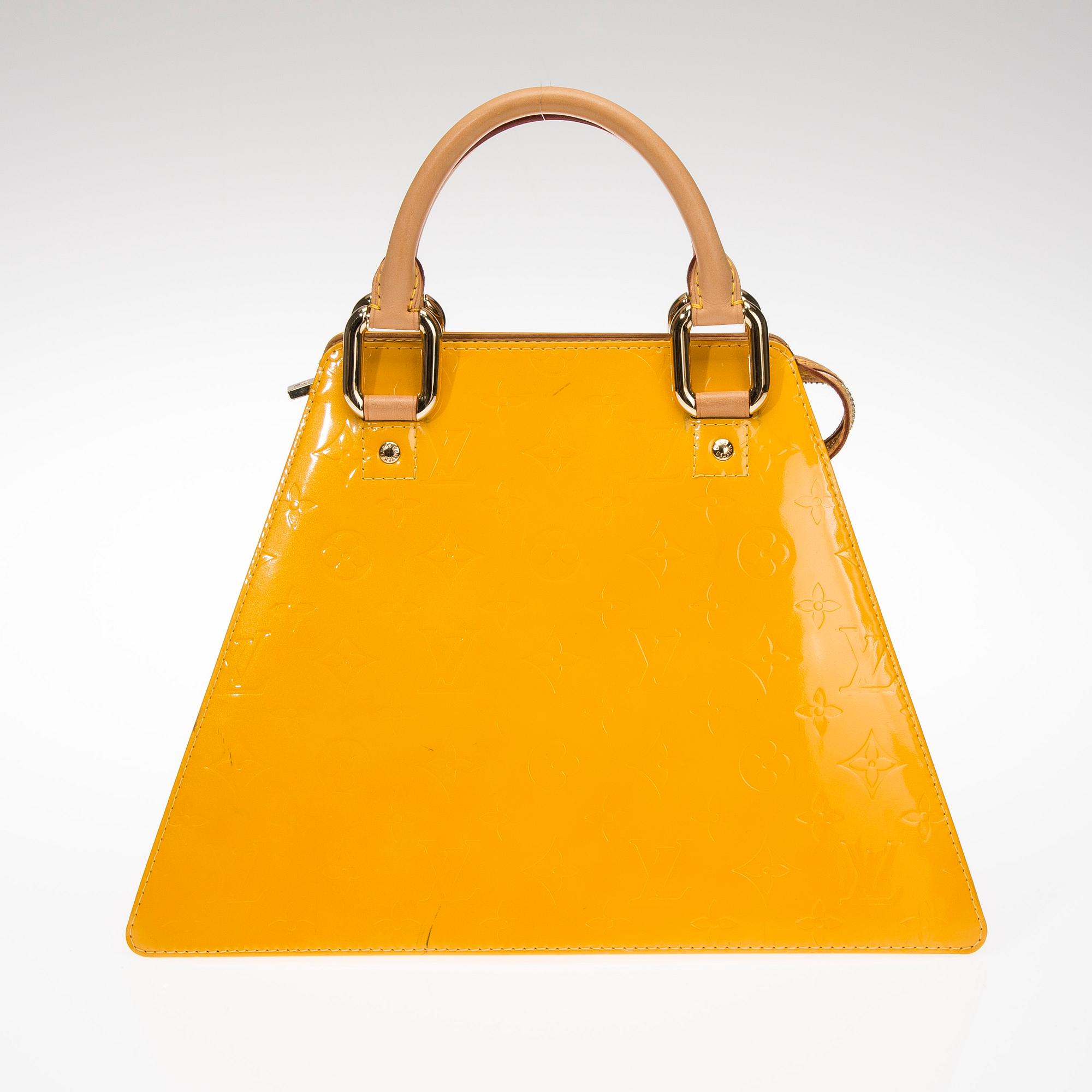 LAUKKU, "Forsyth", Louis Vuitton.