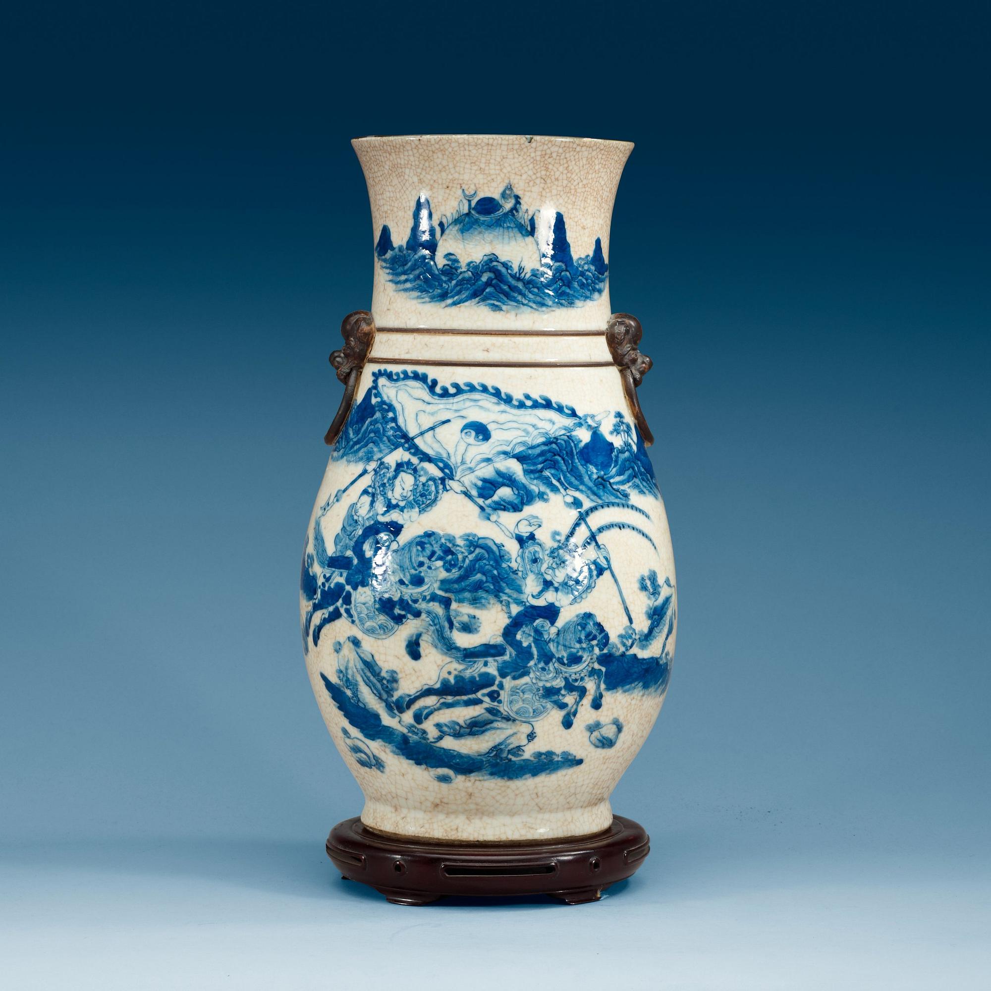 URNA, porslin. Sen Qing dynastin, omkring 1900.