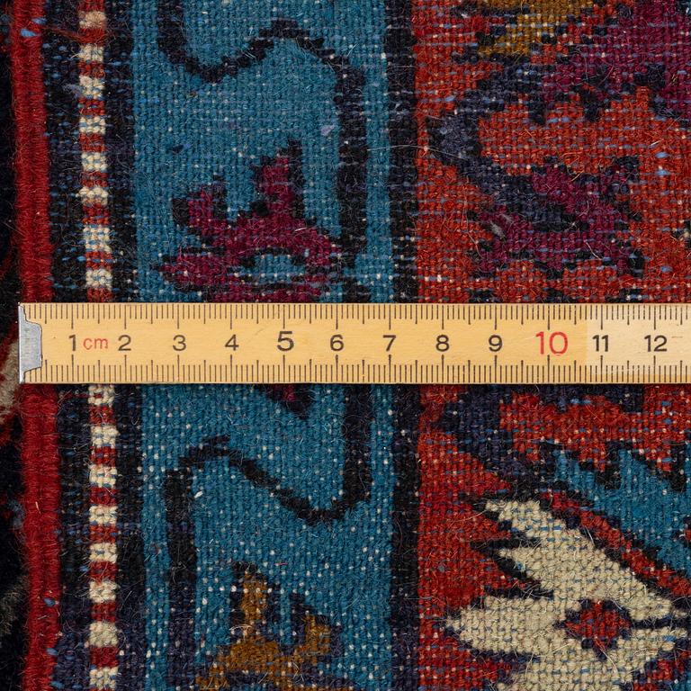 Carpet, northwest Persian, approx. 230 x 150 cm.