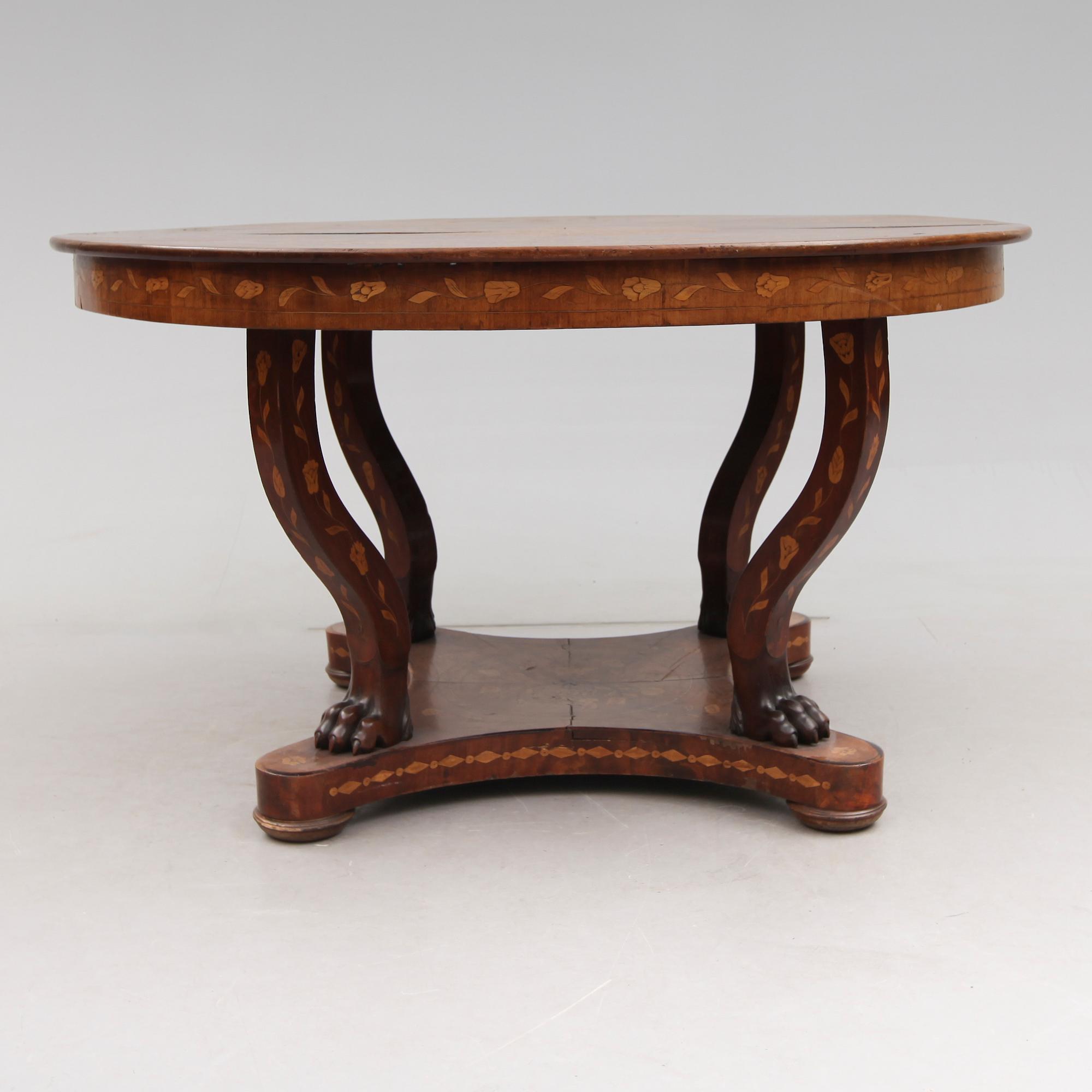 BORD, Holland, 1800-talets första hälft.