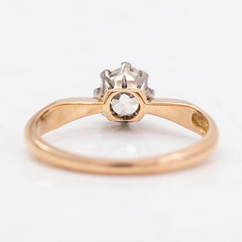 Ring, 18K gold, with an old-cut diamond approximately 0.54 ct. Auran Kultaseppä, Turku 1966.