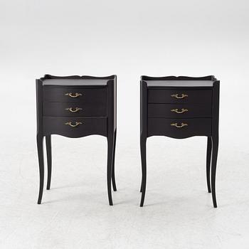 Sängbord, ett par, rokokostil, 1900-talets andra hälft.