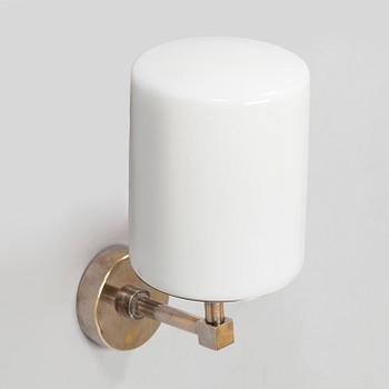 Paavo Tynell, a 1930s/1940s wall light for Taito.