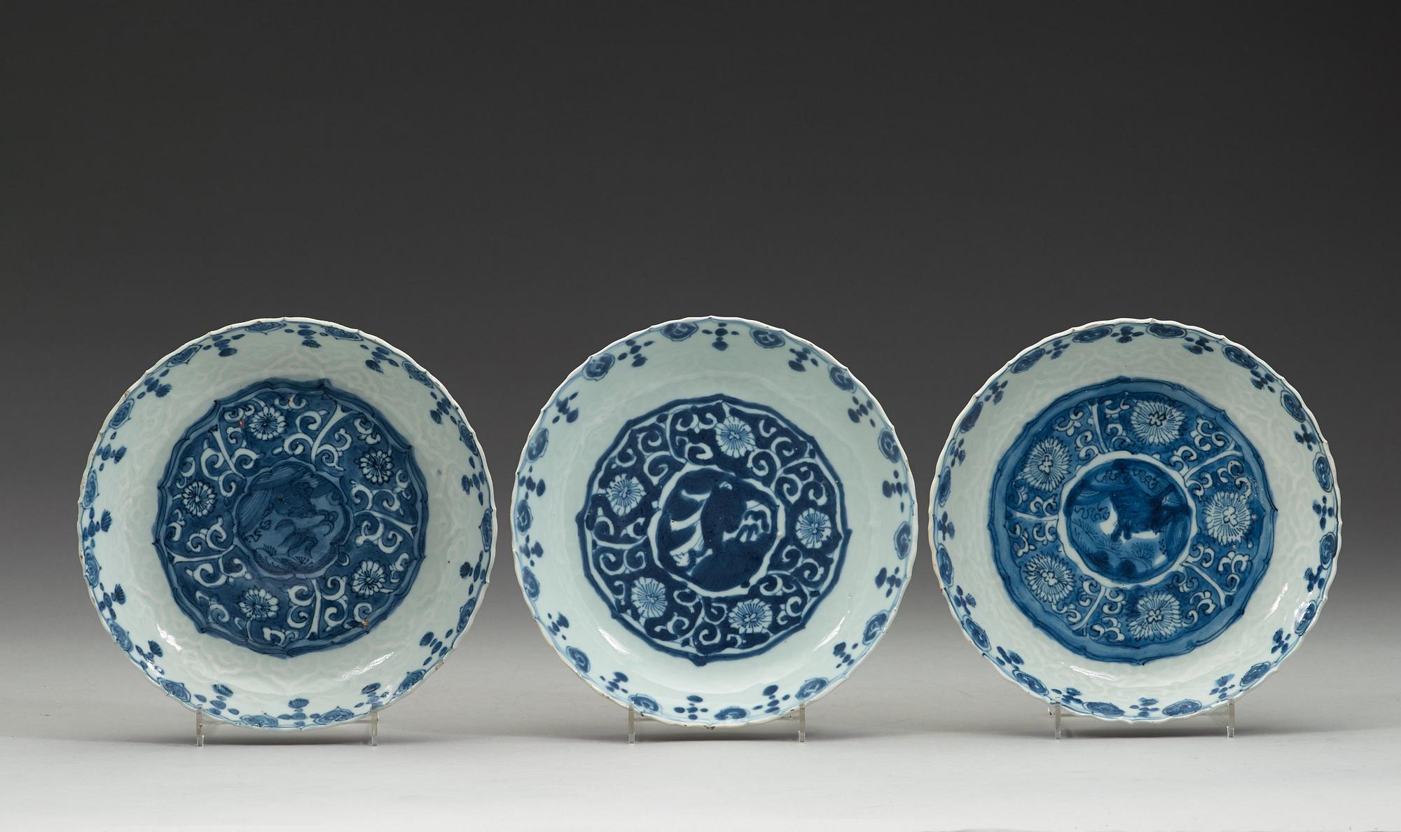 A set of six blue and white dishes, Ming dynasty, Wanli (1572-1620).