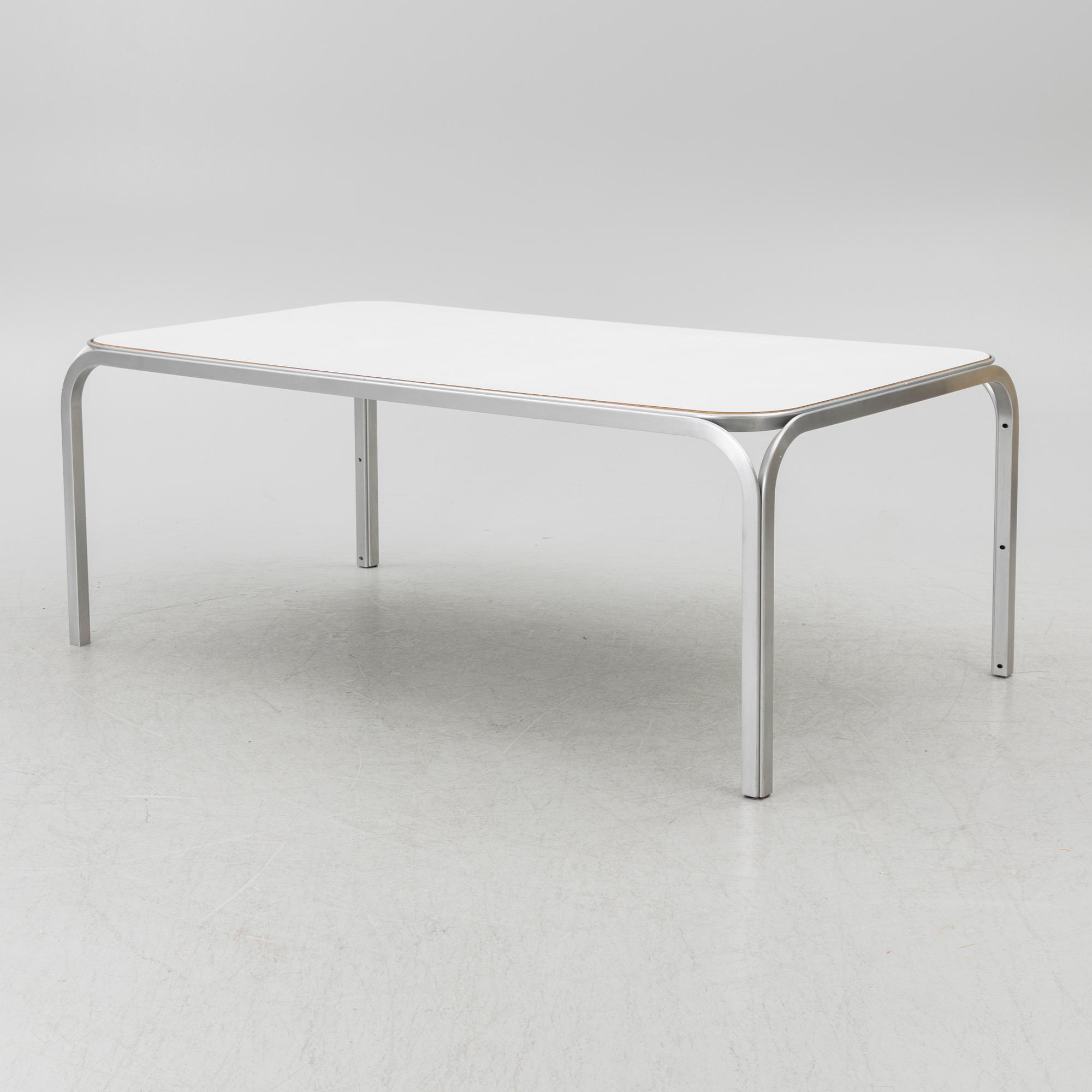 Jørn Utzon, a 'New Angle' dining table, Fritz Hansen, Denmark, 1971.