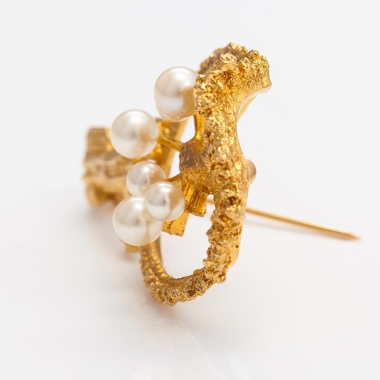 Björn Weckström, A 14K gold and cultured pearls brooch "Sea flower". Lapponia 1970.