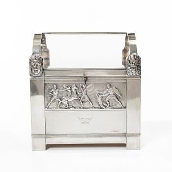 Württembergische Metallwarenfabrik (WMF), a silver-plated box, 1923.