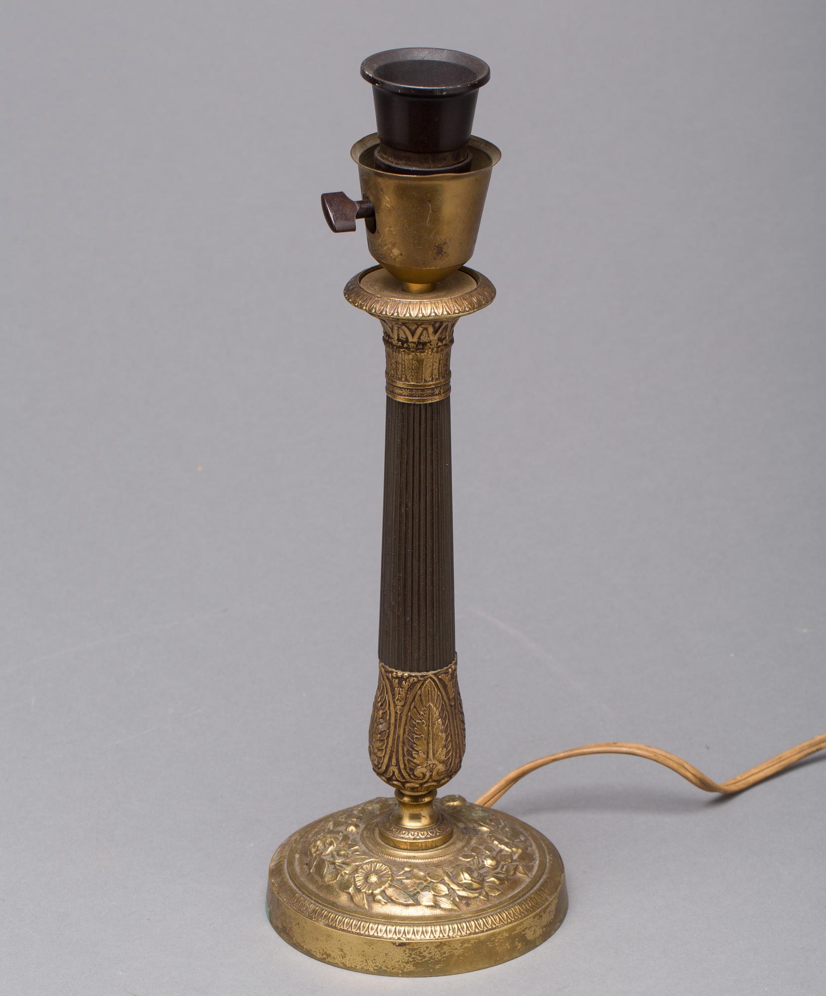 BORDSLAMPA, empirestil, 1900-talets första hälft.