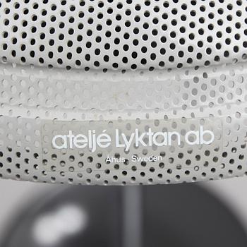 BORDSLAMPA, Atelje Lyktan, Åhus, nr 2255, 1900-talets andra hälft.