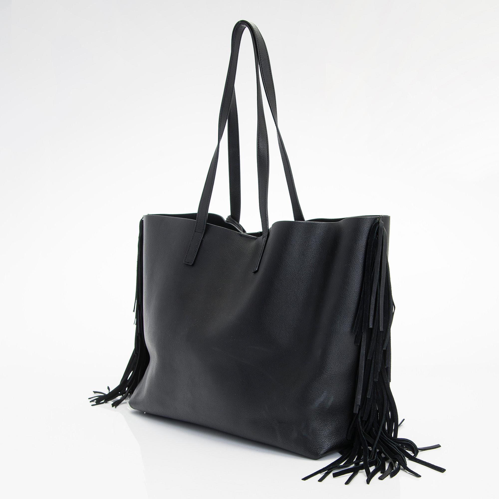 Saint Laurent, a 'Sac shopping' bag.