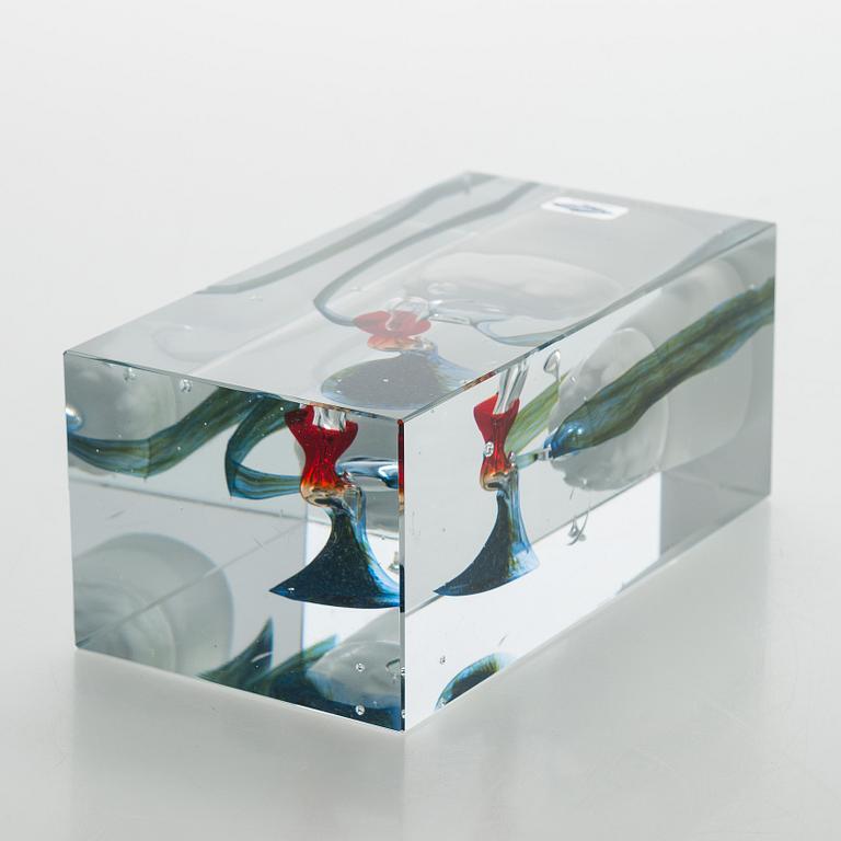Oiva Toikka, a glass Jubilee Cube, signed and numbered Oiva Toikka Nuutajärvi Notsjö, 45/500 NIB.