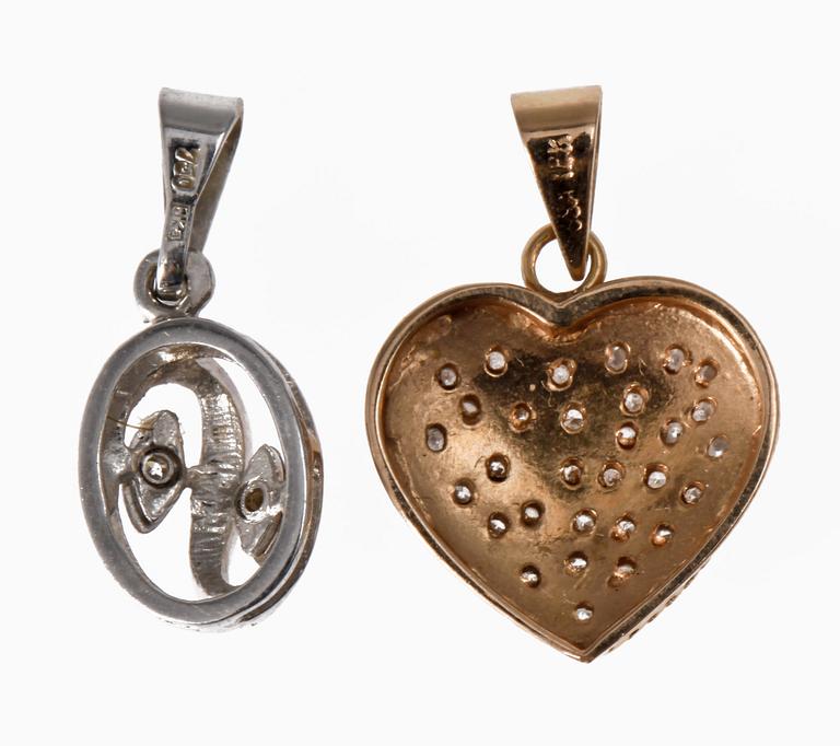HÄNGEN, 2 st, 18 k guld och vitguld med diamanter. Vikt tot 2 gr.