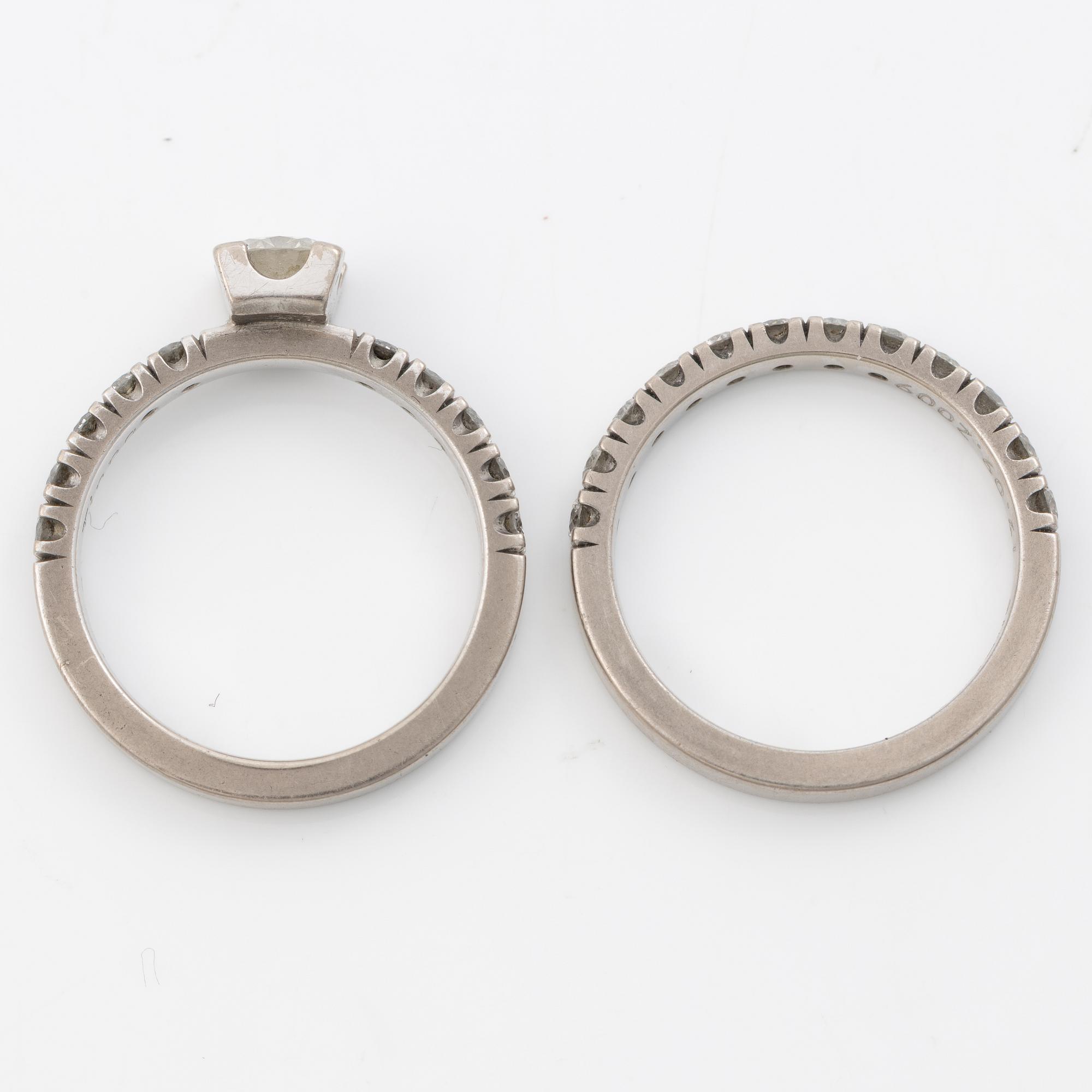 Två ringar, 18K vitguld med briljantslipade diamanter.