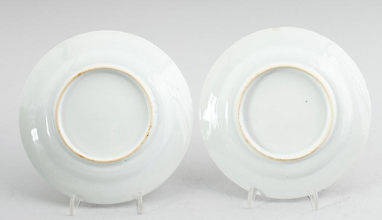 TALLRIKAR, 1 par, porslin, Kina, Qianlong 1736-1795.