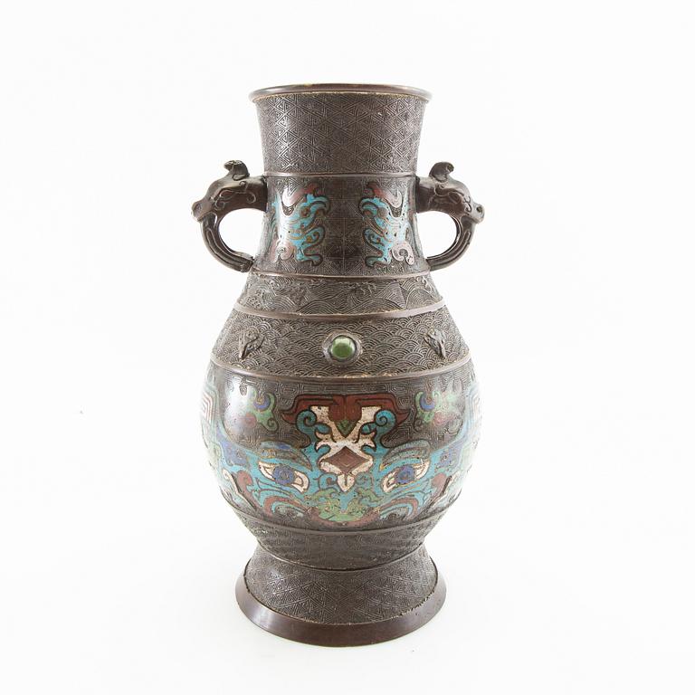 Vase Japan late Meiji (1868-1912) bronze and champlevé.