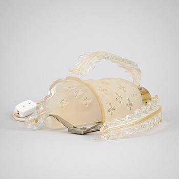 VÄGGLAMPETT, glas och mässing, möjligen Orrefors, 1900-talets mitt.