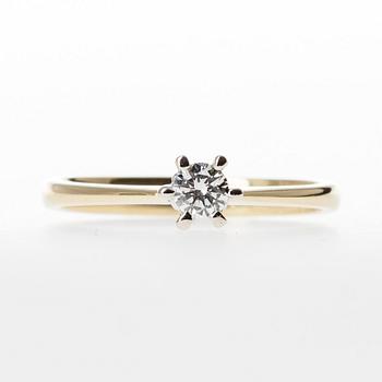 RING, 18K guld, briljantslipad diamant ca 0,20 ct. Vikt 2,7 g.