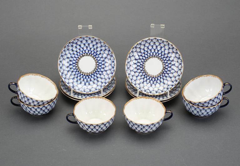 TEKOPPAR MED FAT, 6 st, porslin, "Blue net", Lomonosov, Sovjet, 1900-talets andra hälft.