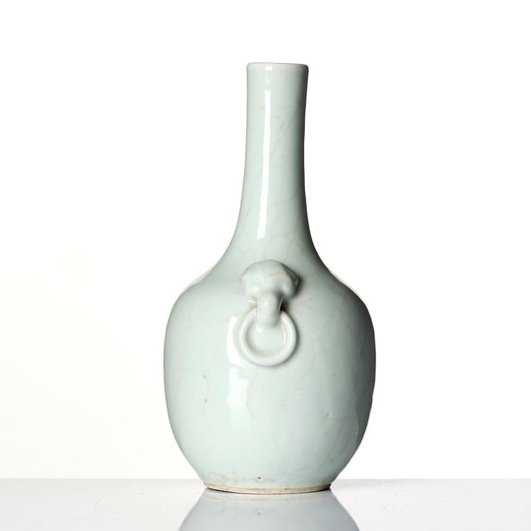 A ge glazed vase, Qing dynasty, 19th Century.