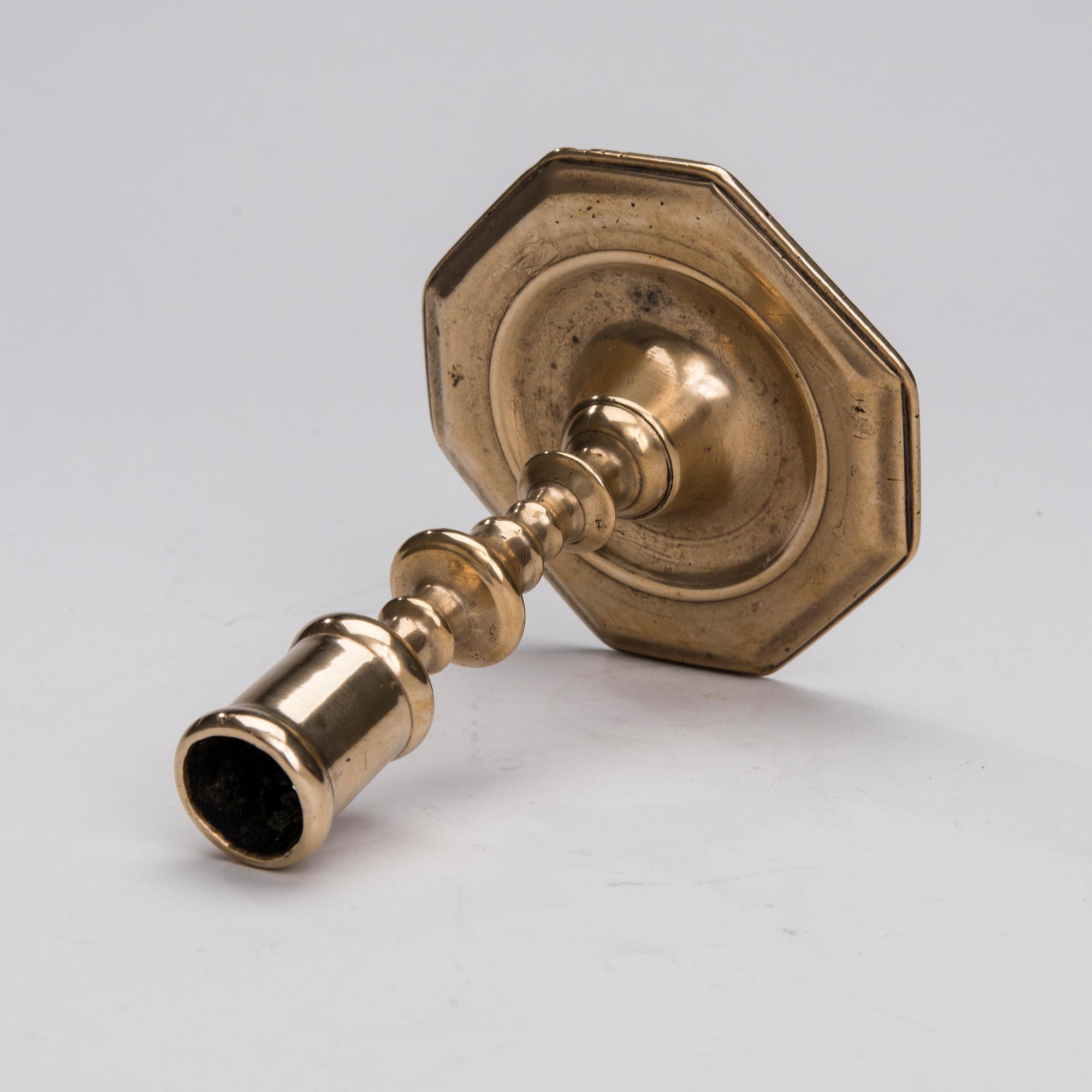 LJUSSTAKE, mässing, Flandern, sekelskiftet 1600/1700.