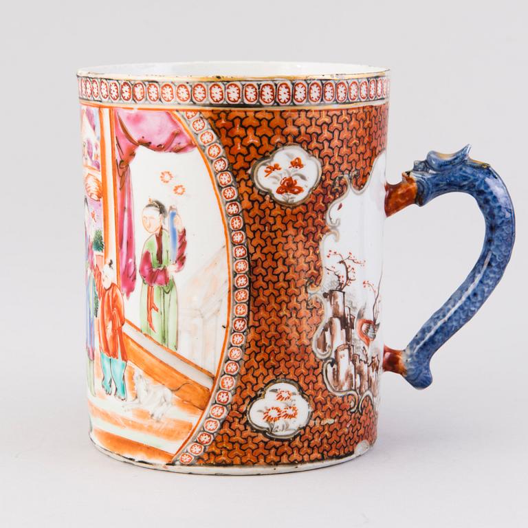 An early 19th century Chinese porcelain mug.