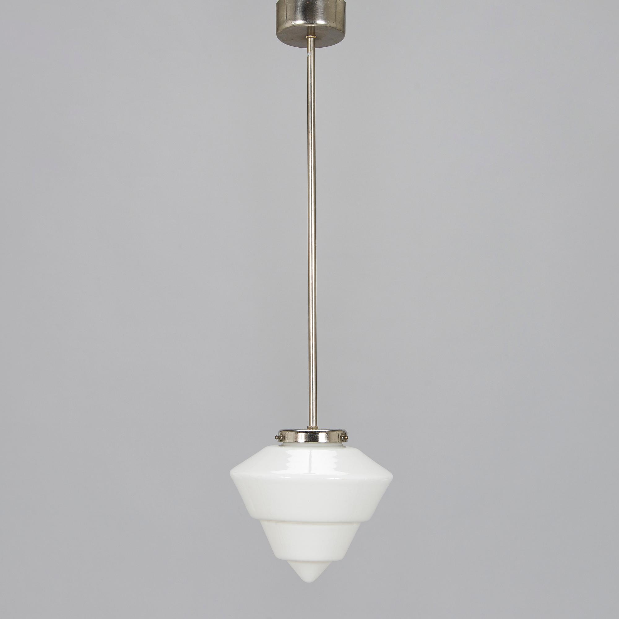 Paavo Tynell, kattovalaisin, malli 553 Taito 1930-luku.