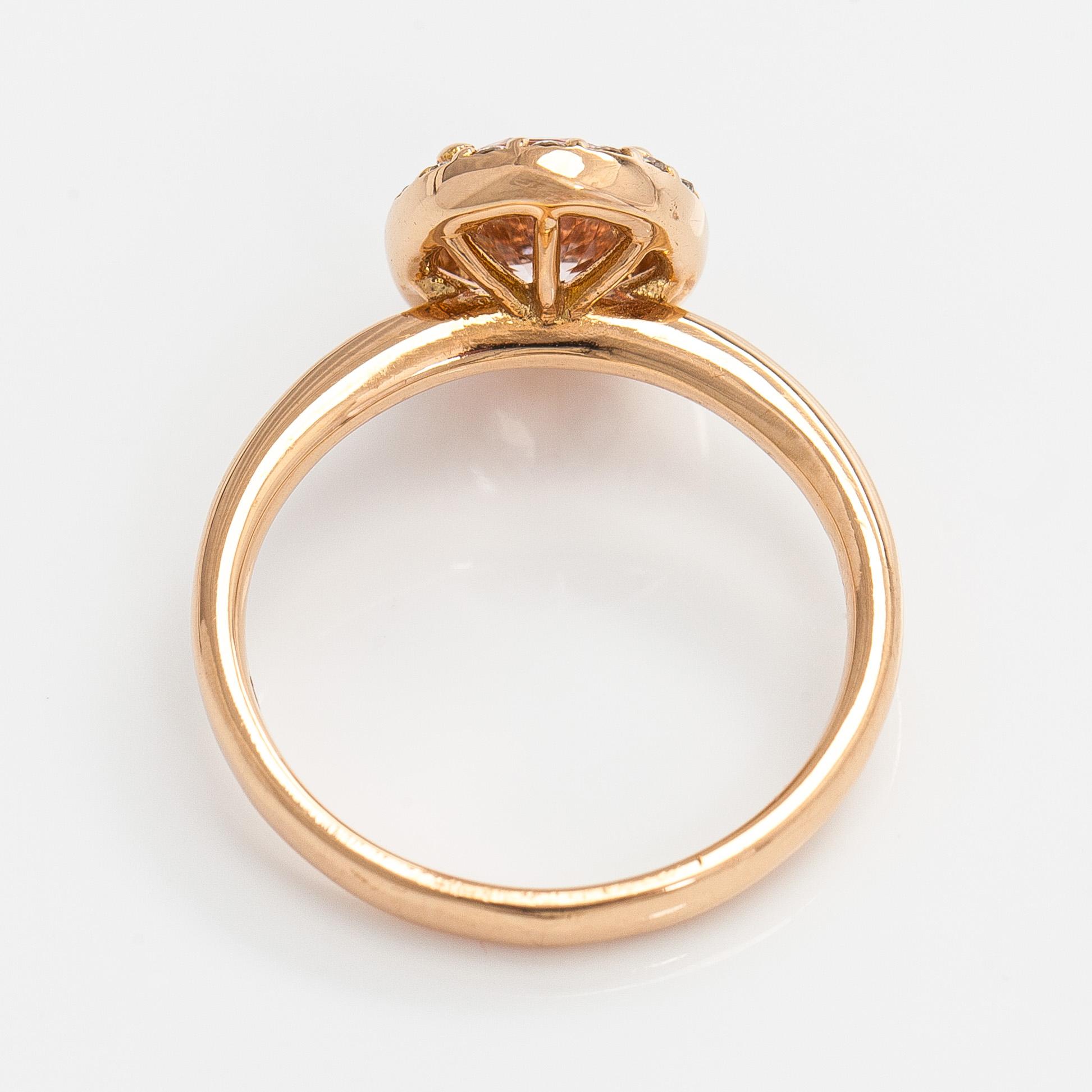 Sormus, viistehiottu morganitti, briljanttihiottuja timantteja, 18K kultaa.