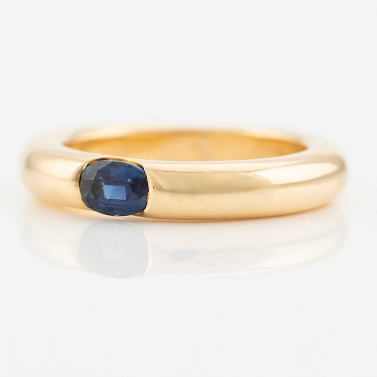 Cartier, ring, "Ellipse", 18K gold with faceted sapphire.