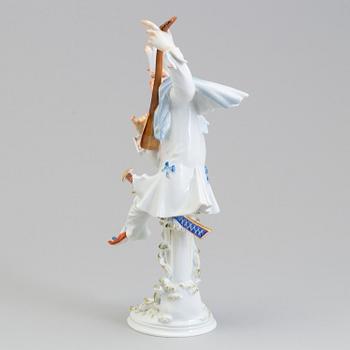 A Meissen porcelain figurine, first half of the 20th century.