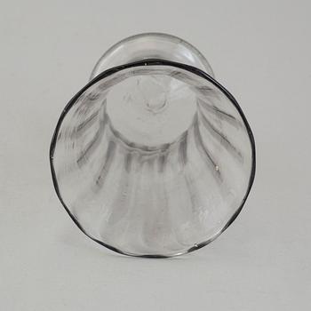 BÄGARE och FLASKA, glas, möjligen 1700-tal.