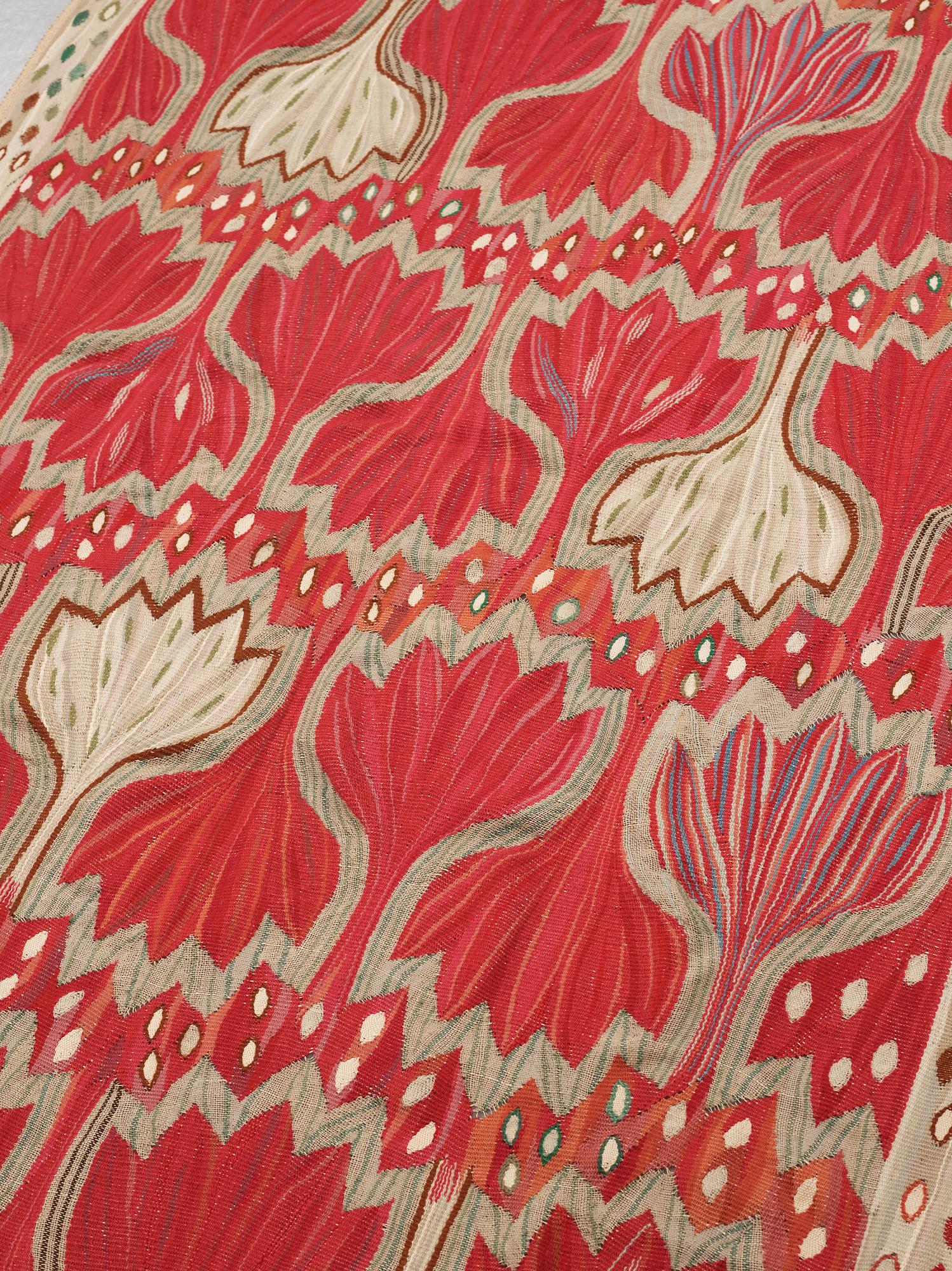 Ann-Mari Lindbom, gift Forsberg, VÄVD TAPET/DRAPERI, "Röd Crocus", gobelängvariant, ca 250,5 x 138,5-143 cm, signerad AB MMF AML.